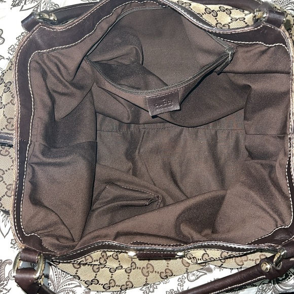 Vintage Gucci Shoulder Bag. Come with free wallet - Picture 12 of 16